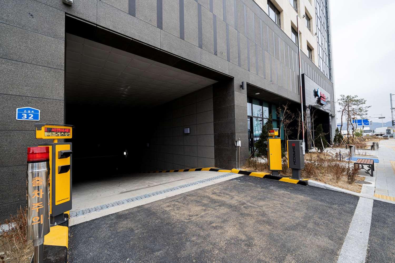 Surestay Plus Hotel By Best Western Asan Bagian luar foto