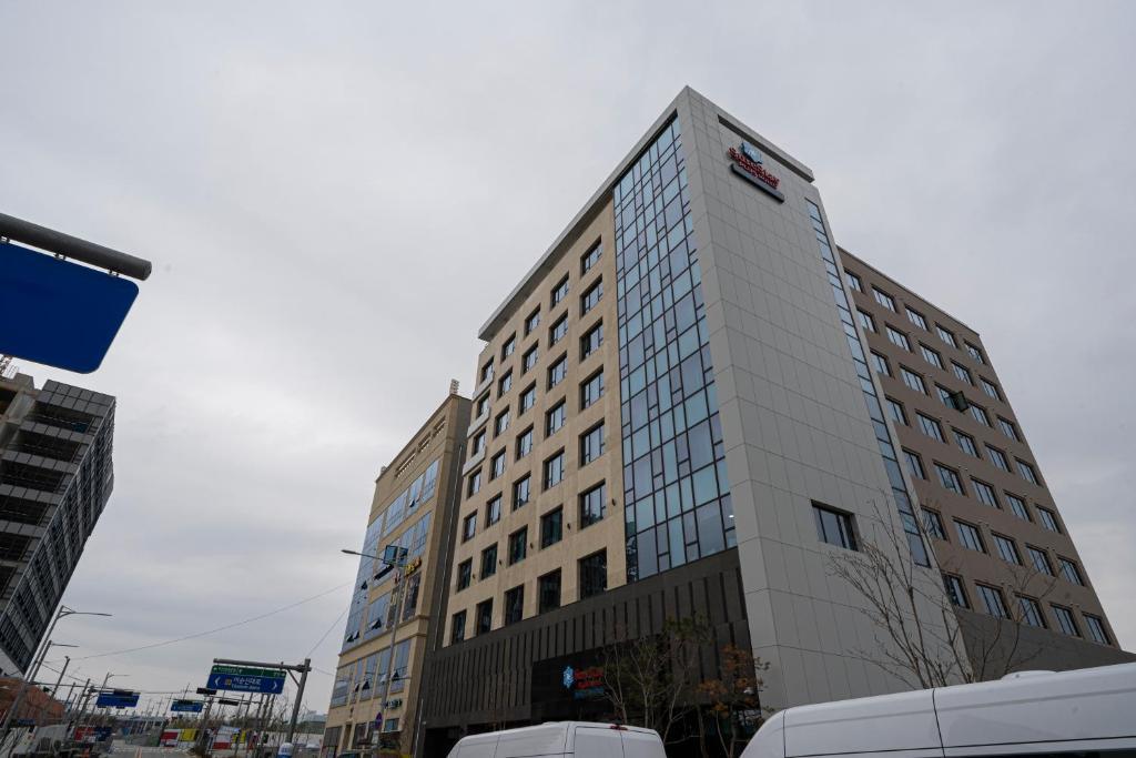 Surestay Plus Hotel By Best Western Asan Bagian luar foto