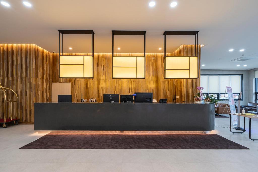 Surestay Plus Hotel By Best Western Asan Bagian luar foto
