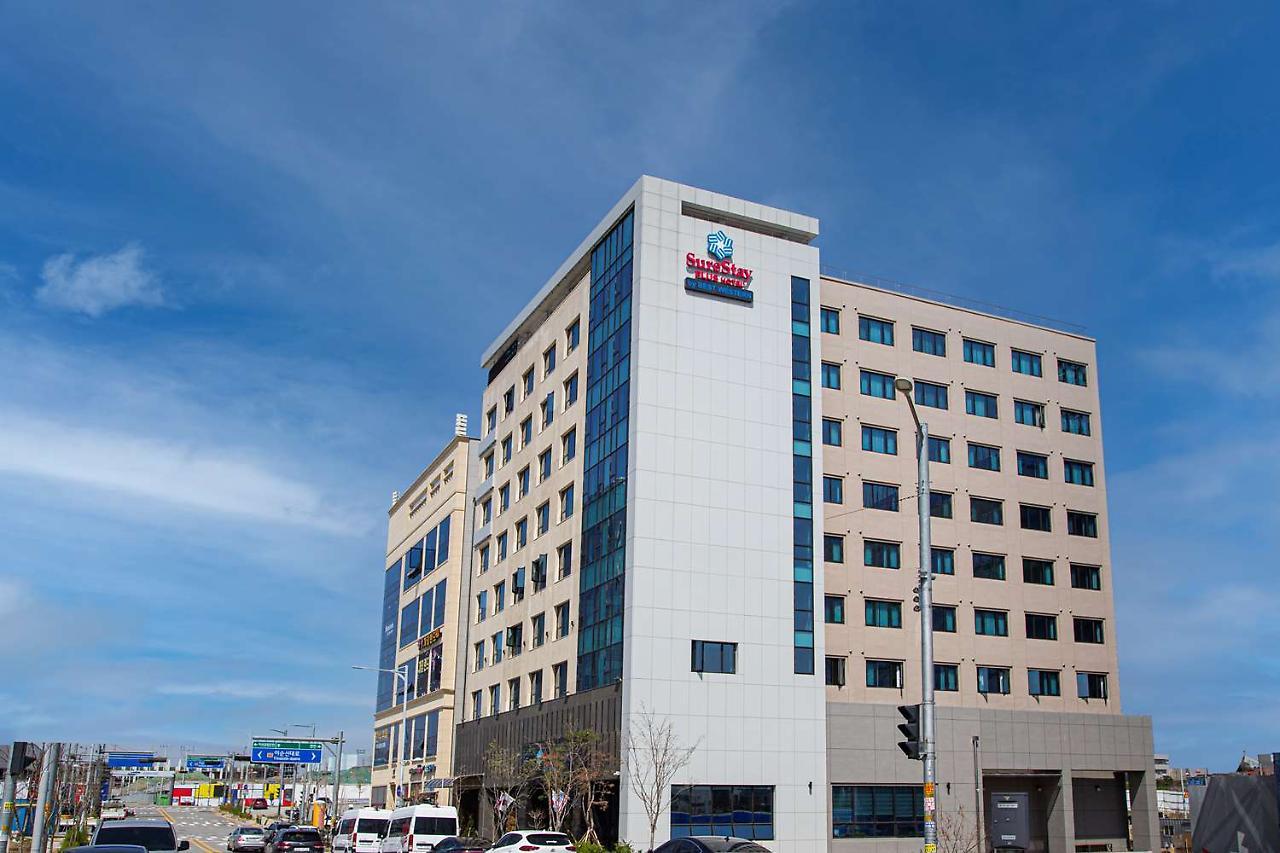 Surestay Plus Hotel By Best Western Asan Bagian luar foto